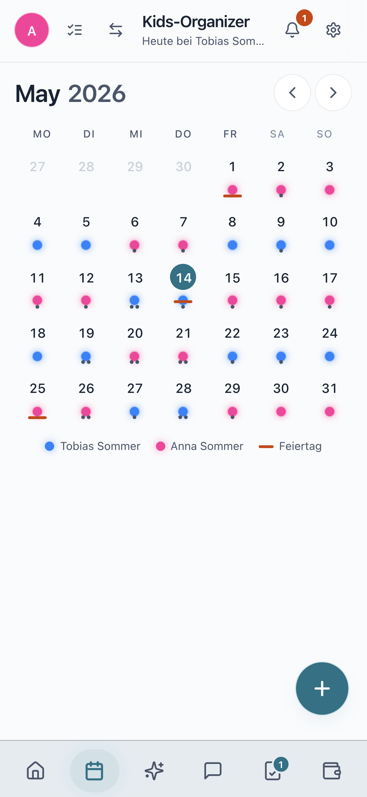 Monatskalender mit farbig markierten Wechselmodell-Tagen pro Elternteil und Feiertagen